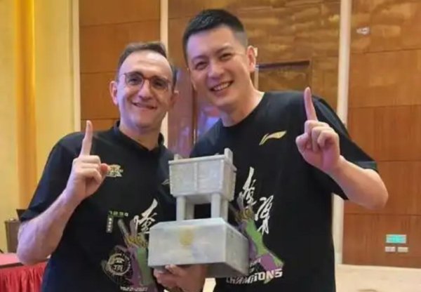 鼎泽配资 辽宁男篮官宣签约完成！杨鸣好帮手续约留队，双方签下三年合同！